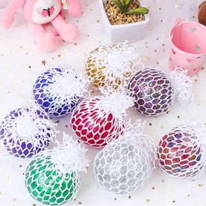 Balle anti-stress en PVC souple en forme de raisin, jouet sensoriel à presser pour enfants et adultes par TOYSRUNNER - Product Image 2