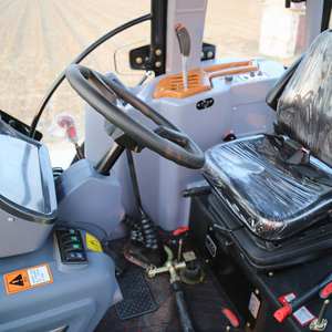 Tracteur chinois de l'équipement <span class=keywords><strong>agricole</strong></span> 4x4 120HP 100HP avec le prix <span class=keywords><strong>agricole</strong></span> de talle à vendre dans l'<span class=keywords><strong>occasion</strong></span> - Product Image 6