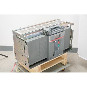 Disjoncteur à air A-BB E6H4000 D LSIG 4P FHR 690V 100kA/160kA 4000A 6300A 3P Type Fixe pour Distribution d'Énergie Industrielle - Product Image 3
