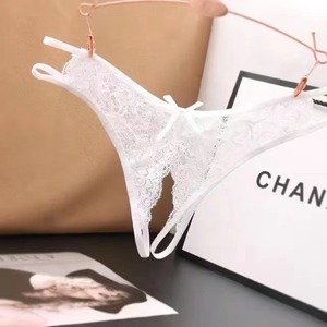 ملابس داخلية نسائية مثيرة وعصرية منخفضة الخصر، سروال شفاف من الدانتيل بتصميم مفتوح من الأسفل للحظات رومانسية - Product Image 2