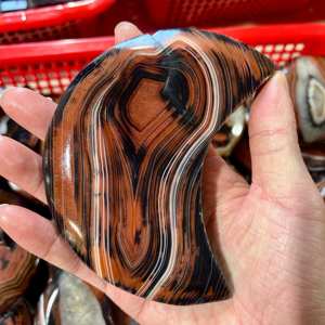 Cristal Curativo <span class=keywords><strong>de</strong></span> Alta Calidad al por Mayor a Precio <span class=keywords><strong>de</strong></span> Fábrica, Ágata <span class=keywords><strong>de</strong></span> Seda Roja y Negra, <span class=keywords><strong>Luna</strong></span> para Decoración del Hogar - Product Image 1