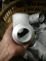 Raccord en T réducteur fiable en acier inoxydable Sch40 B16.9 DN200x150 pour conduites d'eau incendie