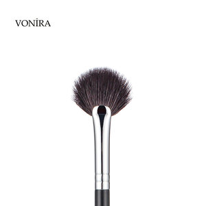 Vonira Beauté Maquillage VHQ-143 Surligneur Ventilateur Buisson Avec Argent Cuivre Virole Manche Noir Personnalisé Service De Marque Privée - Product Image 4