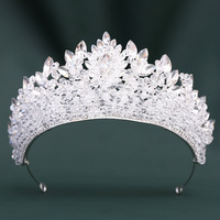 Haute qualité Yiwu élégant à la main diadèmes Y couronnes or couronne de mariée luxe diamant alliage cristal strass couronne pour robe