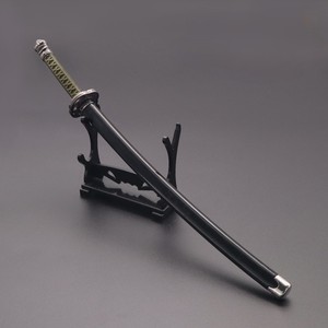 Accesorios de animación de juegos de bajo precio, anillo Alden, cuchillo famoso, llavero de Metal <span class=keywords><strong>oculto</strong></span> de Luna, piezas de decoración para el hogar y la Oficina - Product Image 3