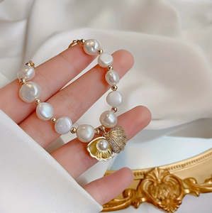 Pulsera Ajustable con Cuentas de Perlas, Cadena de Aleación Chapada en Oro, Colgante de Concha, Joyería de Regalo - Product Image 2
