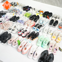 Chaussures de football en gros, stock de football, conteneur de 40 pieds, prix de gros, marché d'Amérique centrale, d'Amérique du Sud, d'Afrique, surplus d'usine de 20 pieds