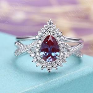 แหวนแต่งงานวินเทจทรงลูกแพร์เงินแท้ 925 ชุบทองคำสีกุหลาบ ประดับด้วยอเล็กซานไดรต์ ชุดแหวนหมั้น - Product Image 1