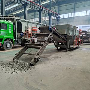 Concasseur mobile monté sur camion pour pierres usagées en béton minerai concasseur à marteaux de type boîte 30-200TPH avec écran - Product Image 5