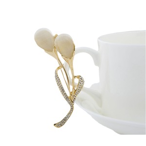 New product trend Korean version of cat's eye flower personalized creative brooch gold zinc alloy - Product Image 5