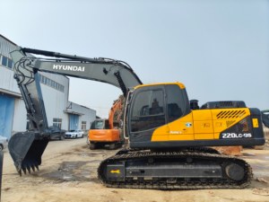 Excavadora de cadenas Hyundai 220LC-9S de alta calidad, usada, a precio económico, modelo 2020, 100% lista para usar, motor y rodamientos incluidos. - Product Image 2
