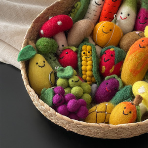 Porte-clés en feutre faits main, fruits et légumes, breloques mignonnes en feutre de <span class=keywords><strong>laine</strong></span> pour sacs, cadeau amusant pour elle, enfants, professeurs, amis, porte-clés écologique - Product Image 3
