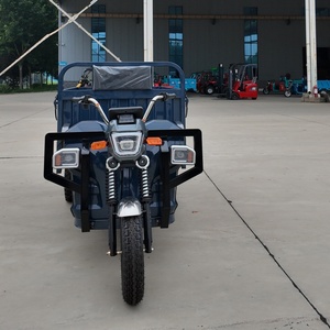 Tricycle de transport électrique bleu marine avec benne ouverte ondulée, essieu arrière à ressorts à lames, capacité de charge de 400 kg, vitesse de 30-50 km/h, idéal pour la ferme laitière et le transport du lait - Product Image 2
