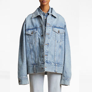 क्लासिक महिलाओं के ढीले फिट बटन-अप डेनिम जैकेट लाइट वॉश, आकस्मिक शरद ऋतु शैली से सजाए गए हीरे के लिए - Product Image 2