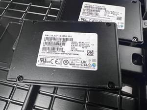 Disque SSD d'entreprise GUIXING, utilisé, MZWLJ15THALA-00007 PM1733 U.2 15.36T SATA 6 Gbps SSD - Product Image 3