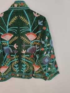 Veste en velours vert Suzani brodée à la main, manteau de style indien fait à la main, robe de mariée bohème, veste de festival, cadeau de Noël - Product Image 5