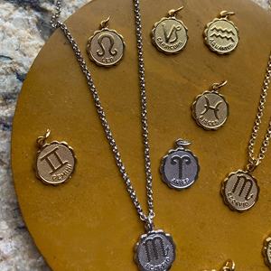 Collana con Moneta Personalizzata, Motivo Bifacciale, Gioielli in Acciaio Inossidabile, Collana con Ciondolo Costellazione in Acciaio Inossidabile - Product Image 2