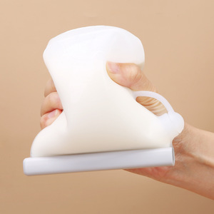 <b>Silicone</b> <b>Breast</b> Milk Storage Bags 250Ml Bpa Free With Handle For Refrigerator Sealing - Product Image 3