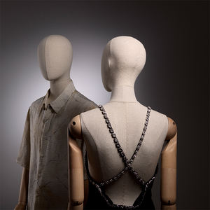 Mannequin en tissu homme/femme <span class=keywords><strong>pas</strong></span> <span class=keywords><strong>cher</strong></span> avec pose réglable, mains en <span class=keywords><strong>bois</strong></span>, pour vitrine de magasin de vêtements, avec base roulante - Product Image 3