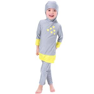 Costume da Bagno Estivo per Ragazze, Completo Conservativo con Maniche Lunghe e Pantaloni, Motivo Stampato a Cuori, Set per Allenamento in Piscina - Product Image 1