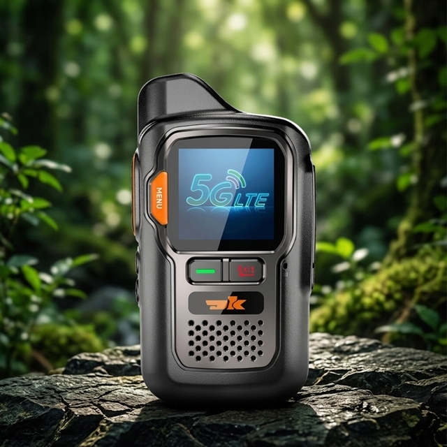 Hot Sale Mini Handheld Professional Walkie Talkie Sim Card 4G Lte 5000 km Radio Ran 100 Miles POC Global 5000km