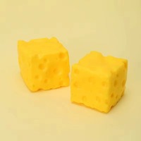 Jouet anti-stress en plastique créatif ultra-doux à rebond lent, en forme de carré de fromage populaire de 5 cm, idéal pour la vente en gros et les cadeaux