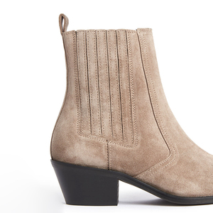 Bottines Chelsea Western pour femmes en daim marron de haute qualité, fabriquées à la main, avec étiquette privée - Product Image 4