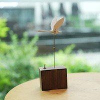 Sculpture élégante en bois de cygne blanc |   Artisanat d'oiseaux gracieux fait main, décoration romantique pour la maison, cadeau de mariage unique, design cinétique