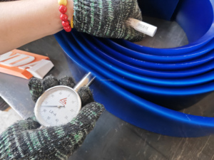 Rouleau de polyuréthane d'uréthane de feuille d'unité centrale de 15000*200*10mm avec des services de traitement de coupe et de moulage - Product Image 4