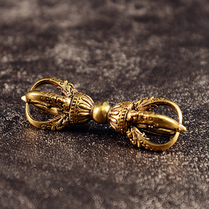 Vajra Tibetano Budista de Latón Vintage, Dorje Tallado a Mano, Decoración Religiosa, Adorno de Feng Shui, Coleccionable - Product Image 4