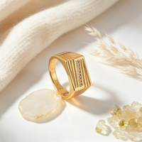 Messing 18K Vergoldeter Geometrischer Vertikaler Linien-Siegelring mit Einreihiger CZ-Steinbesatz Breiter Band Unisex Fingerring