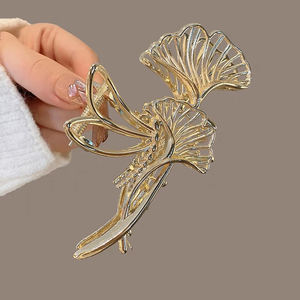 Nouvel arrivage pince creuse à <span class=keywords><strong>queue</strong></span> <span class=keywords><strong>de</strong></span> <span class=keywords><strong>cheval</strong></span> ginkgo <span class=keywords><strong>plaquée</strong></span> or grande griffe à cheveux en feuille métallique - Product Image 3