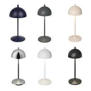 Lámparas de mesa de decoración del hogar de lujo modernas nórdicas 4 * AAA batería recargable Mesa gabinete librería lámpara LED
