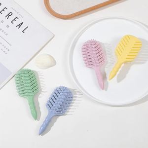 Vente en gros de mini brosse à cheveux personnalisée pour bébé démêlant produit de lissage avec logo en nylon pour enfants avec évent - Product Image 4