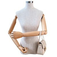 Torse de mannequin féminin avec bras en bois détachables, forme de corps articulée réglable pour l'affichage des foulards et la présentation de vêtements