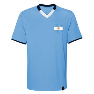 Maillots de football rétro personnalisés en polyester et coton respirant à séchage rapide, imprimés numériquement, anti-bactériens pour les jeux sportifs - Product Image 3