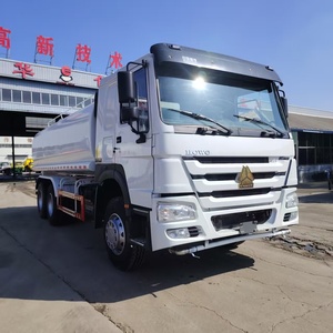 Camión Cisterna <span class=keywords><strong>de</strong></span> <span class=keywords><strong>Agua</strong></span> Usado Sinotruk Howo 6x4 8x4 10m3 8m3 con Motor Diésel <span class=keywords><strong>de</strong></span> <span class=keywords><strong>Segunda</strong></span> <span class=keywords><strong>Mano</strong></span> - Product Image 4