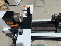 Goedkope prijs AR26 Mini 4-assige CNC houtdraaibank met 1,5 kW motor voor kleine houtbewerkingsopdrachten