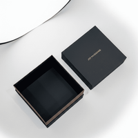 Boîte cadeau carrée rigide avec design gaufré, impression couleur personnalisée faite à la main, carton JP-632, MOQ 500 pièces, OEM/ODM