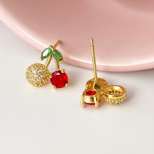 Boucles d'oreilles tendance pour femmes, plaquées or 18 carats avec pierres précieuses colorées, styles variés : cerise, carré, émeraude, fleur, pour le quotidien - Product Image 6