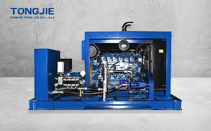 Nettoyeur à jet d'eau ultra haute pression 90tj3 90Mpa 40lpm 140hp à <span class=keywords><strong>moteur</strong></span> <span class=keywords><strong>diesel</strong></span> - Product Image 3