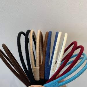 Bandeau coréen double couche en fil extensible de couleur unie pour femme, idéal pour le lavage du visage, avec design antidérapant - Product Image 2