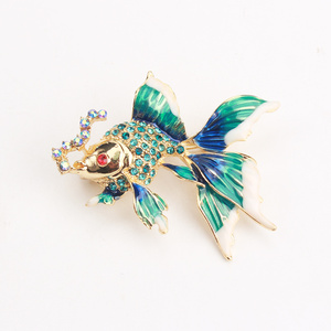 Broche <span class=keywords><strong>Poisson</strong></span> <span class=keywords><strong>Rouge</strong></span> Vintage Créative à Personnalité Unique, Émail Goutte d'Huile Effet Bulle Dorée - Product Image 5