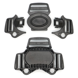 Attaches pour bébé, boucle de poussette en plastique 94 mm x 72 mm, pince de sécurité réglable pour chaise haute et siège auto - Product Image 3