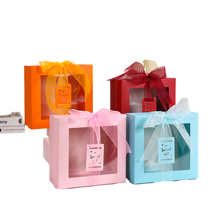 IMEE Elegante Caja de Regalo Cuadrada Biodegradable de Papel Barnizado de 8x8 Pulgadas, Color Rosa, Rojo, Azul, con Ventana - Product Image 4