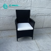 Vente en gros d'usine : Chaise de salle à manger moderne en aluminium et rotin PE et table avec plateau en bois de teck pour usage extérieur en hôtel
