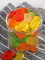 Bonbons Gélifiés Oursons QQ en Gros, Snacks Fruités Tendance des Célébrités d'Internet, Sachet de Cola Sucré Certifié Halal, Friandises pour la Journée des Enfants 50g