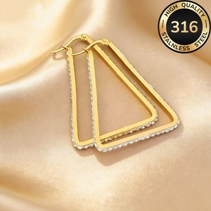 Boucles d'oreilles en or en forme de diamant, best-seller transfrontalier, avec diamants, style niche, luxe léger et sensation haut de gamme, très tendance - Product Image 3