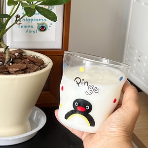 Gobelet en verre Pingu Penguin 300ml, design rétro mignon pour enfants et adultes - Product Image 2