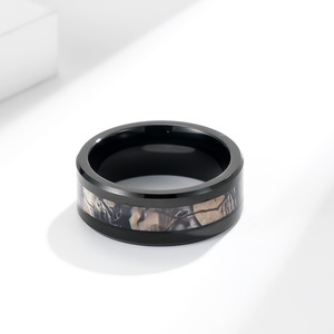 Anillo de camuflaje de acero de tungsteno para hombre, banda negra de 8mm, joyería informal, anillo para dedo índice, resistente a los arañazos, a prueba de cuchillos - Product Image 4